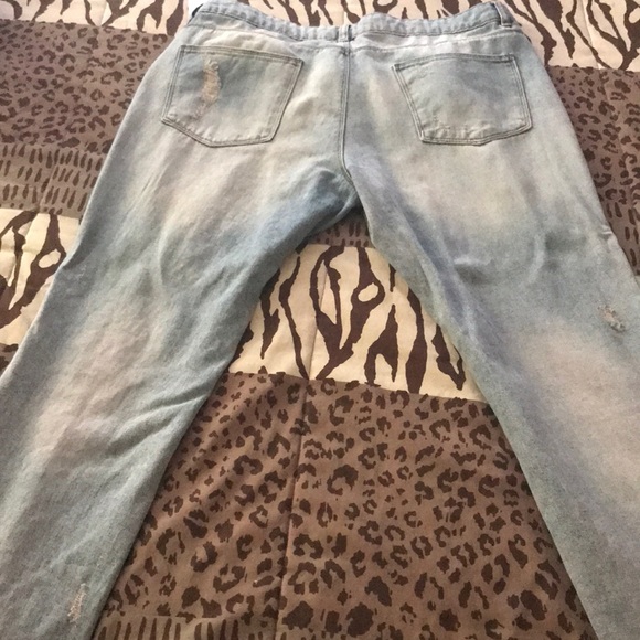 Ripped Jeans - Picture 3 of 3